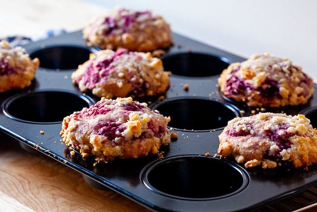 raspberry streusel muffins-9